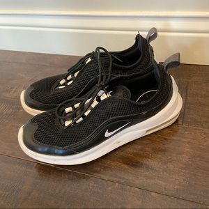 Nike Womens Air Max Shoes size 7